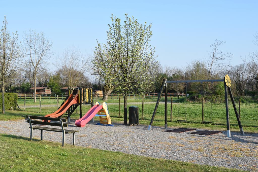 Agriturismo Cà Del Lupo Pallazzolo sull'Oglio Exterior foto